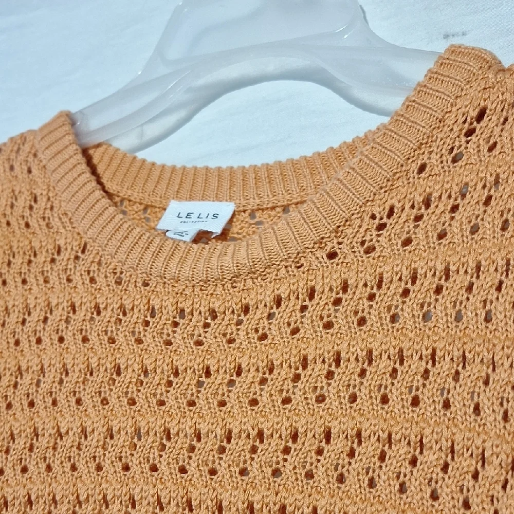 3/$20-Peach Knit Sweater Vest With Ruffles, Le Lis brand - Picture 3 of 11